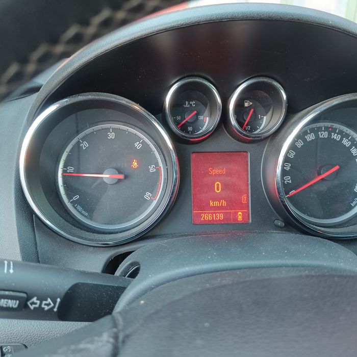 OPEL Astra 2011 — imagine 10