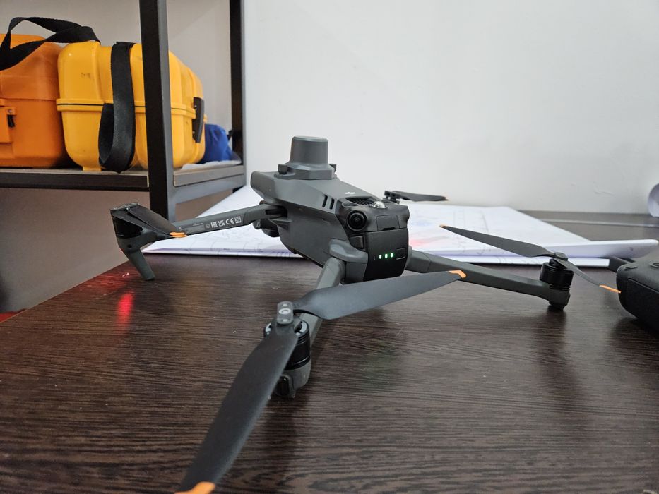 Продам дрон Mavic 3E