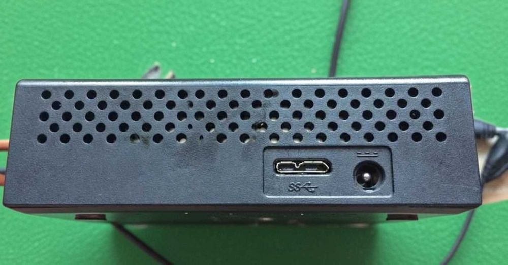 Внешний бокс SEAGATE для 3.5 харда.Корпус для большого 3.5 винчестера.