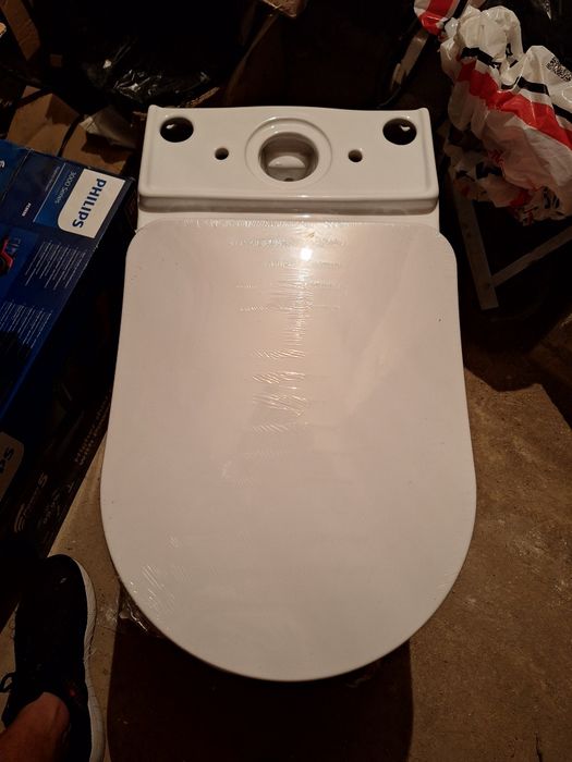 Нова конзолна тоалетна чиния Creaviт с капак