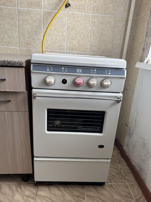 Продам газ плиту