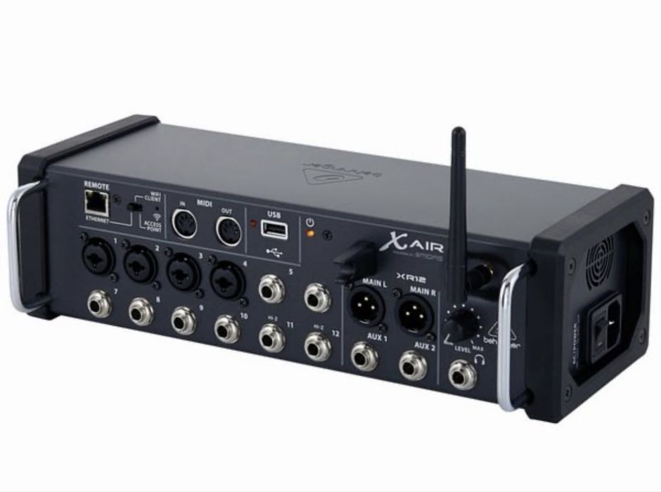 Продавам Behringer X AIR XR12