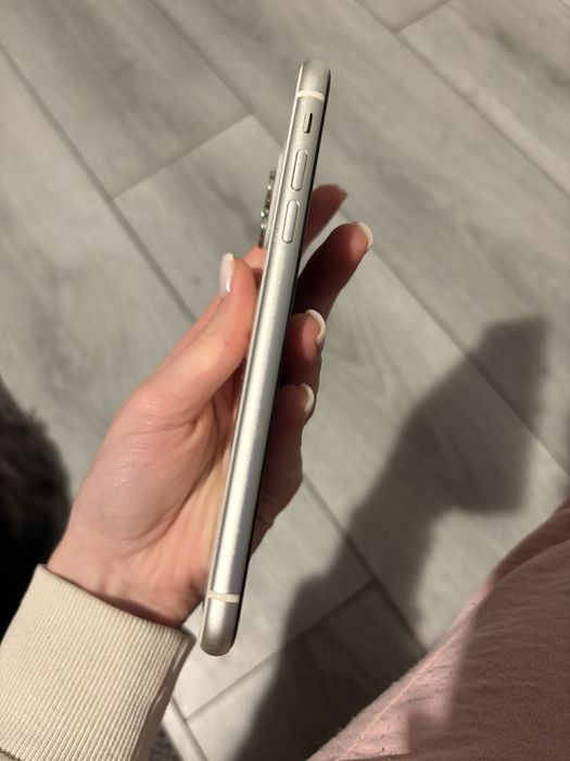 Iphone 11, utilizat 3 ani