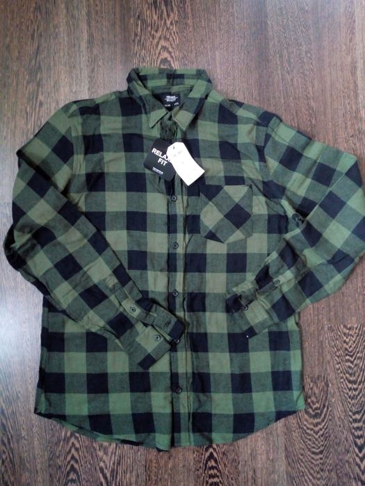 Нови с етикет мъжки ризи L-ка Bershka/Terranova/цената е на бр.