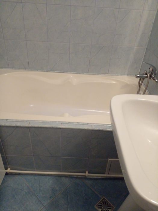 Garsonieră de închiriat în Humor pentru doamnă, domnișoară sau elevă de liceu