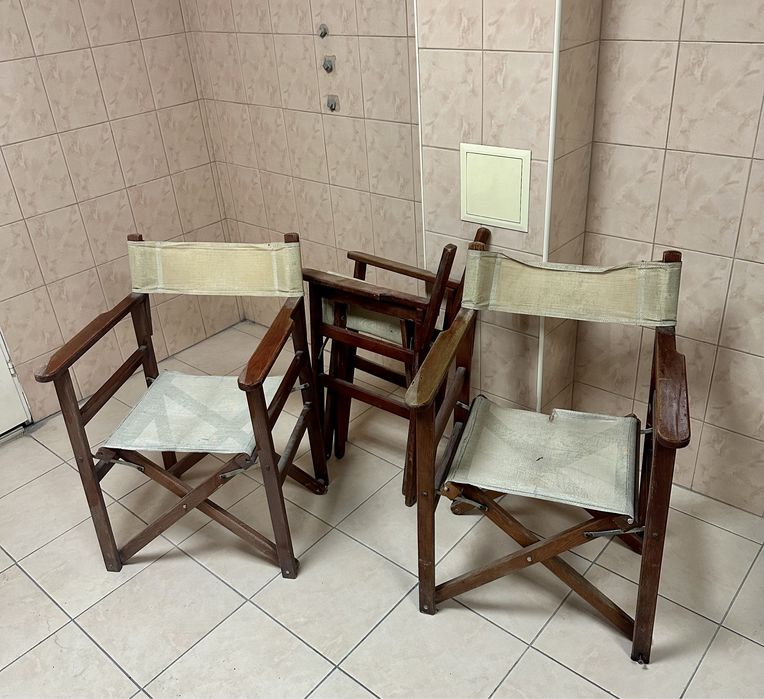 Сгъваеми дървени столове