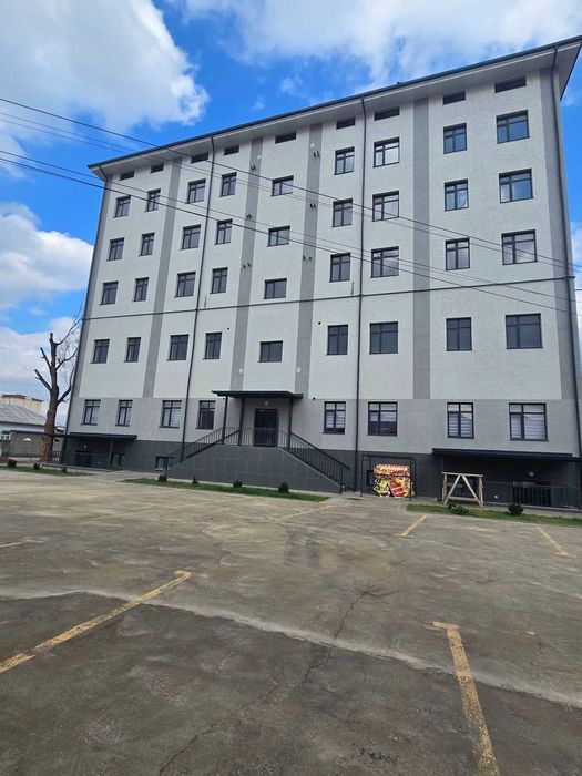 Нурафшон шахрида Нотурар бино сотилади.