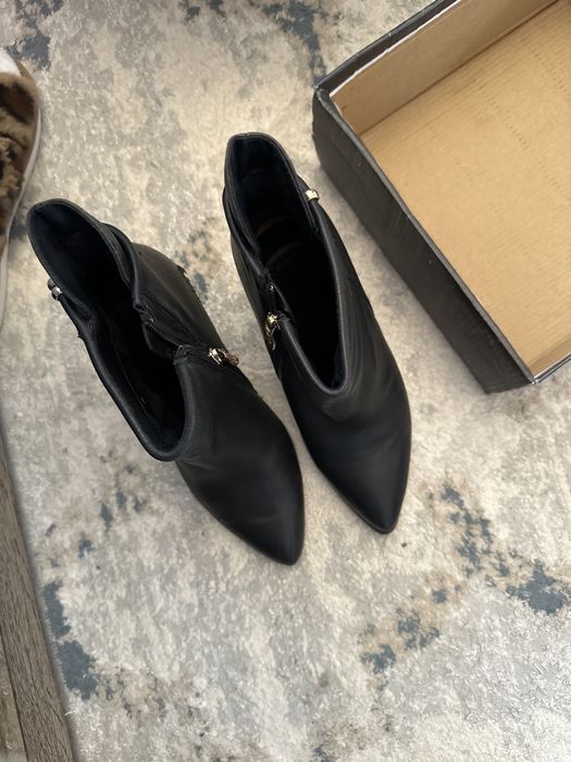 Кожаные ботильоны 37 размер