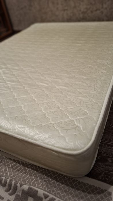 Продам матрас! В отличном состоянии!