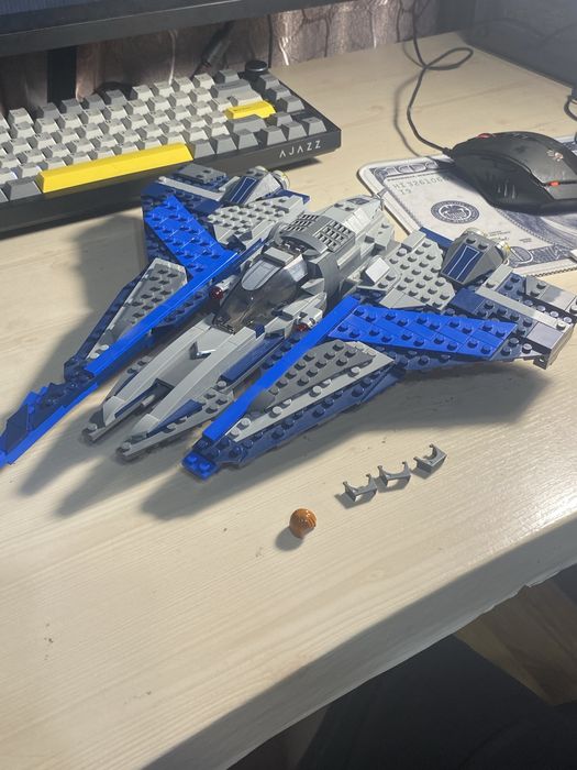 LEGO Star Wars Mandalorian Starfighter
