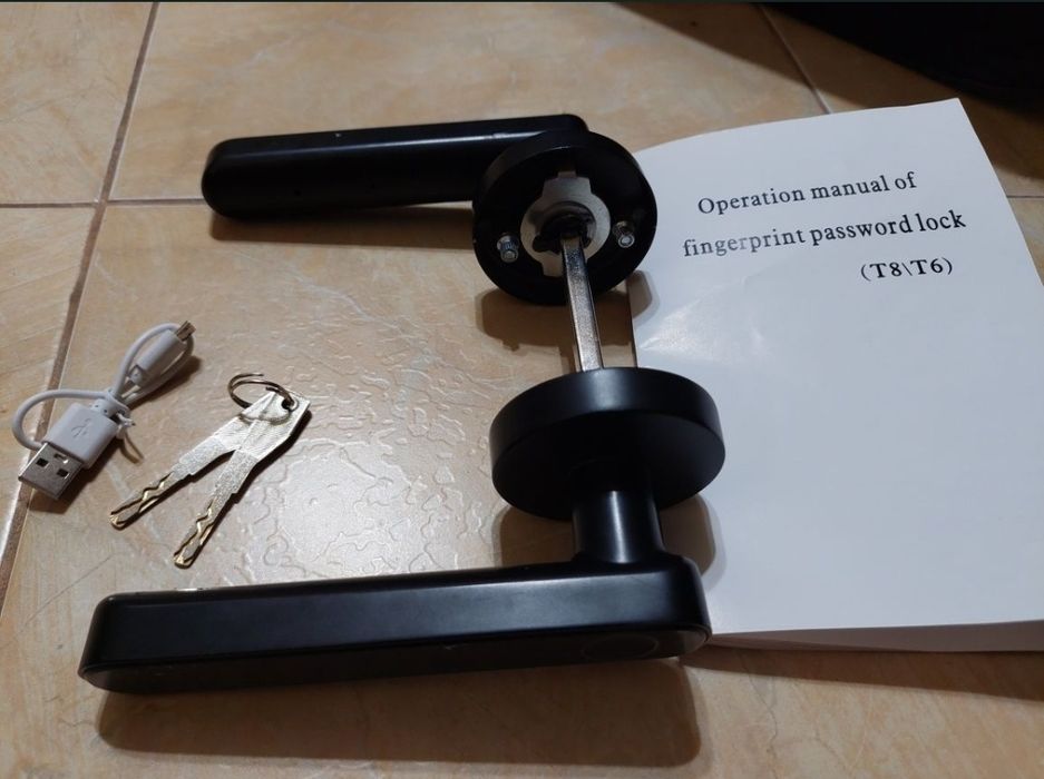 Maner smart cu amprenta pentru usi, cod PIN, bluetooth și cheie, universal
