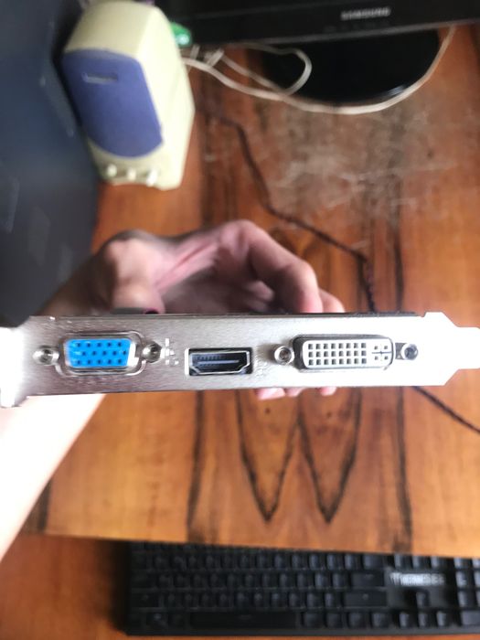 Продам видеокарту gt 730 4gb ddr3