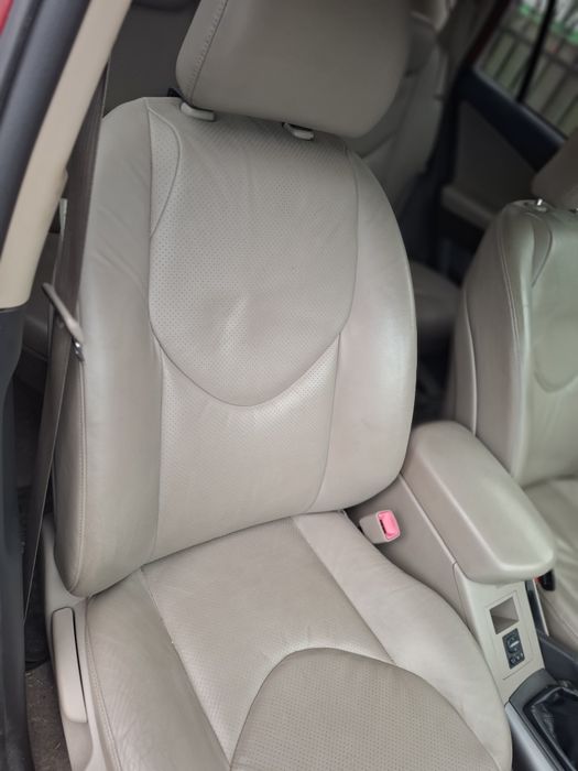 Se vinde Toyota RAV4 , an 2007, motor 2.2 D-CAT diesel