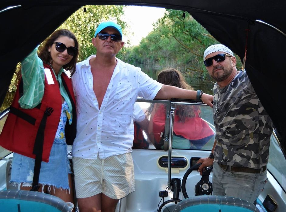 Plimbari cu barca, excursii si expeditii in Delta Dunarii.Turul deltei. Plecare din Murighiol, Mahmudia sau Sfantu Gheorghe. Excursii exclusiviste