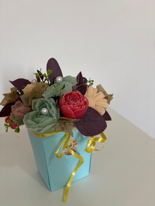 Aranjamente florale din ceara