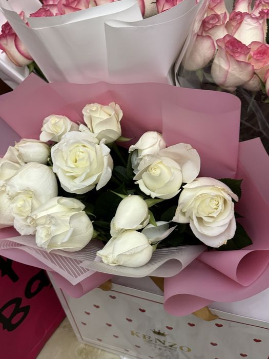 Продам срочно букет белых роз