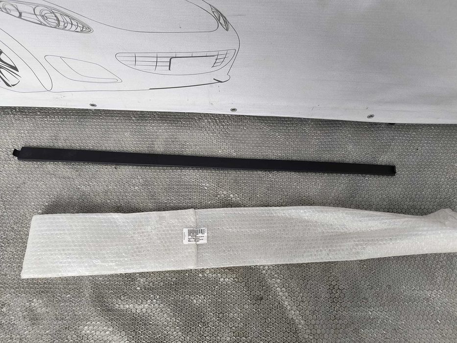 Bandou / Ornament Ușă Față Dreapta Audi A4 B9 2016-2024 Cod OEM 8W9853960 MX3 (1C4)