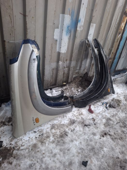 Крыло рав4 2 покаленя