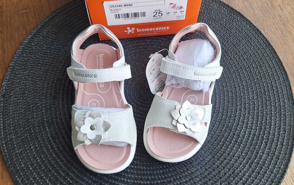 Сандали - чисто нови - Biomecanics и Geox, н. 25