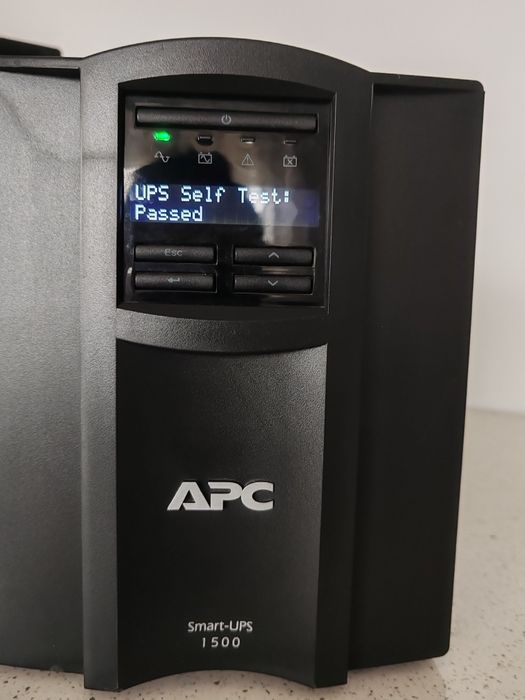 UPS smart APC SMT1500IC, 1500VA, 1000W, 8x prize