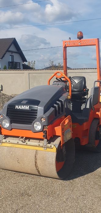 Vând sau închiriez cilindru compactor Hamm,Cat,excavator!