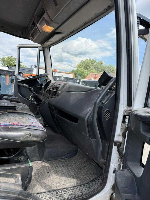 Autoutilitara IVECO 812 M basculabil in 3 parti