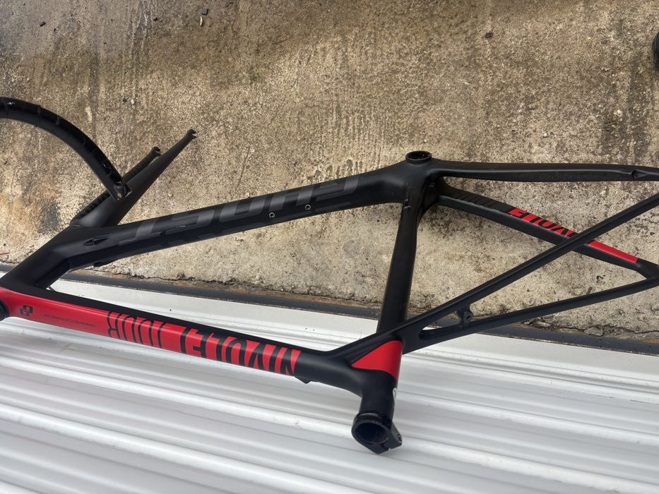 Карбонова рамка Ghost