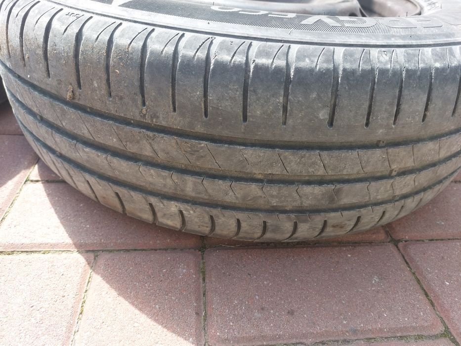 Se vind set anv si genti 195x65x15.au fost pe un vw passat.