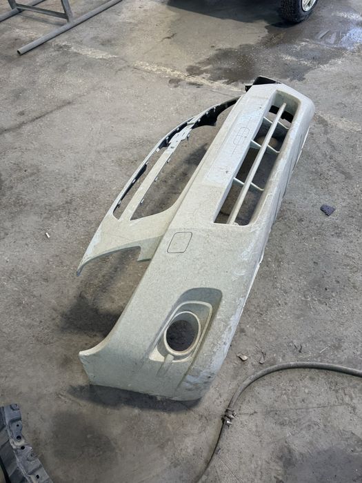 Продам бампер на кобальт