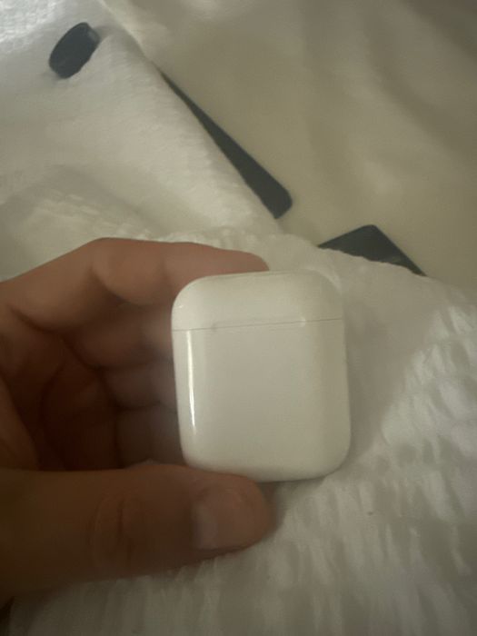 Оригинални Apple AirPods с чисто нов кейс (Жичен)