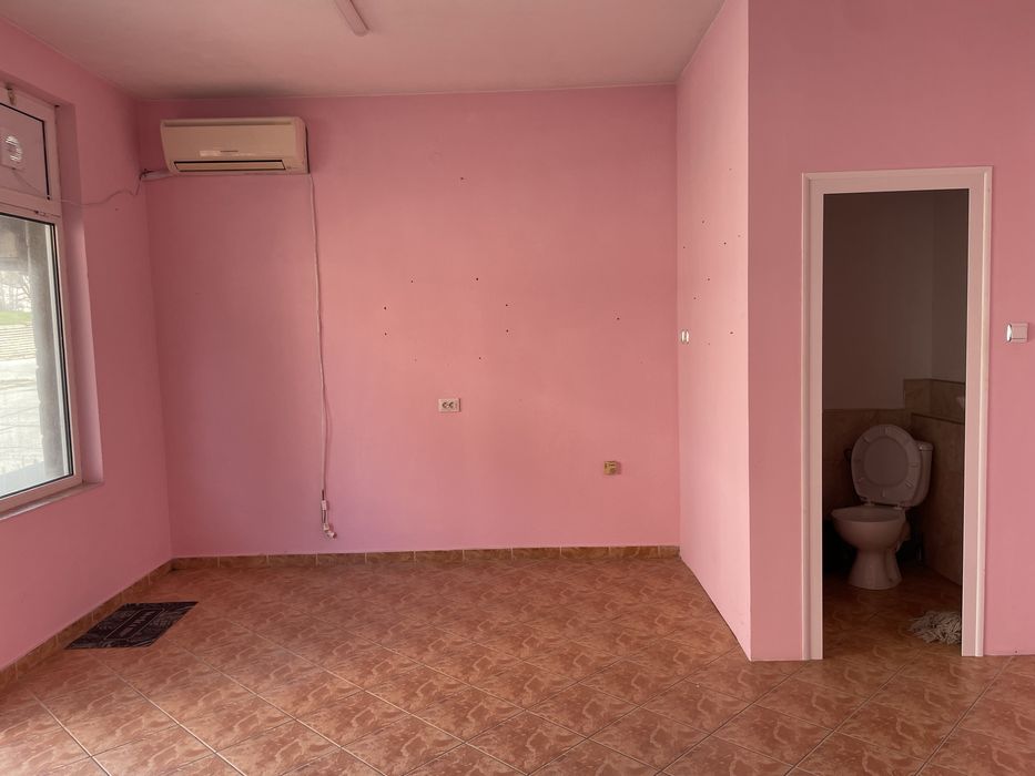 Дава се под наем Магазин в Асеновград - 27 кв.м за 149.43 € - Снимка #4