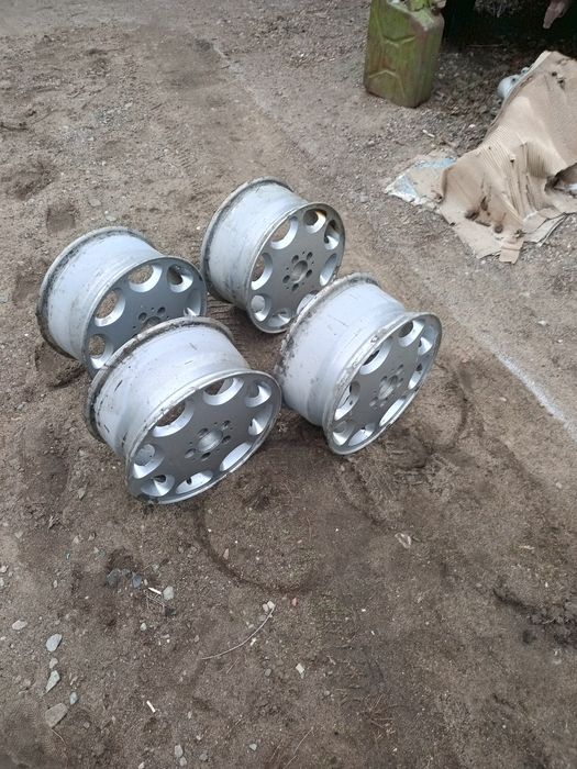 В продаже диски мерседес