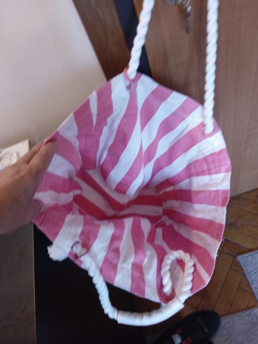 Продавам плажна чанта, раничка