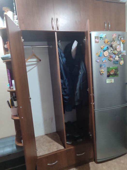 Продам прихожую.