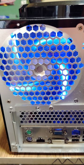 Pc pe comanda.  Mem2 G/ Hdd 360.