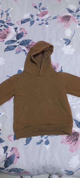 Детски суичъри, дънки и кожено яке