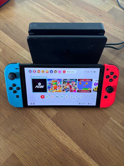NINTENDO Switch OLED+Mario Kart 8 + volan si pedale + 2 game-card-uri