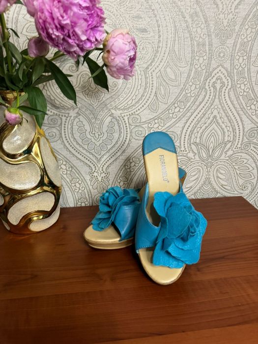 Продам женские туфли