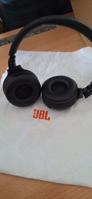 Vand casti JBL  525  BT