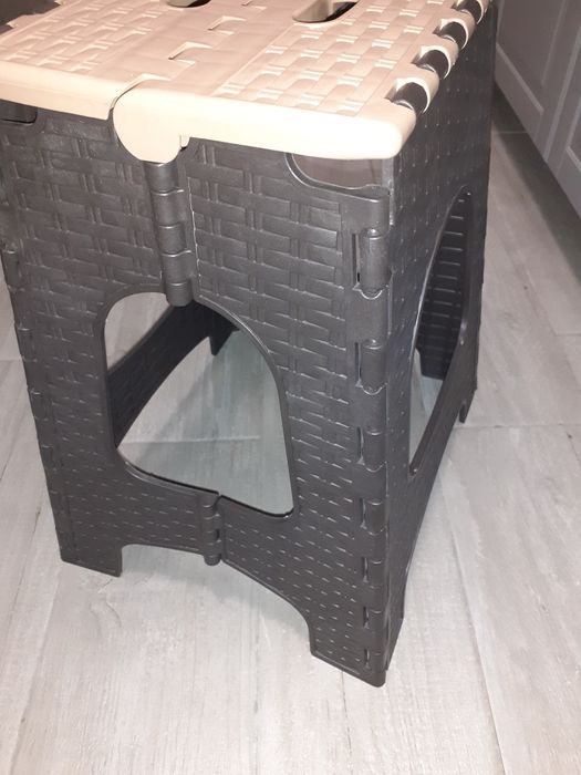 Scaun taburet pliabil, 44 cm inaltime, plastic