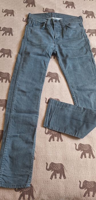 Мъжки дънки XS (28/32) и тениска