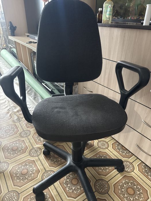 Стул компютерный