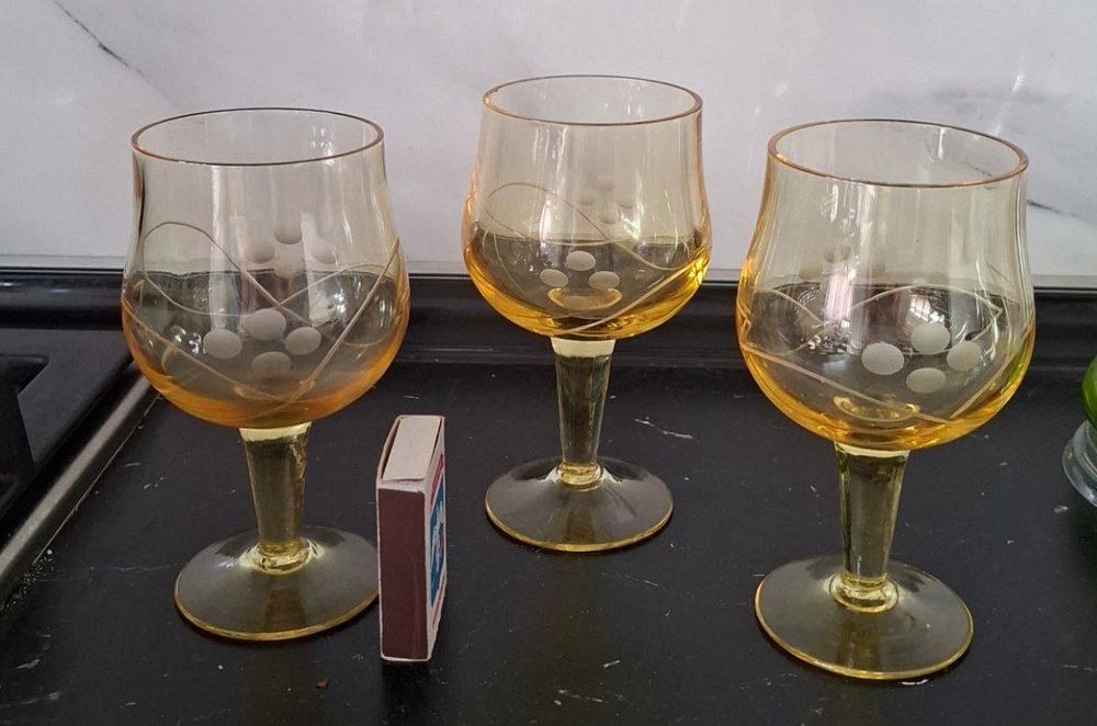 Чайник, хрустальные вазы, фужеры, стопки