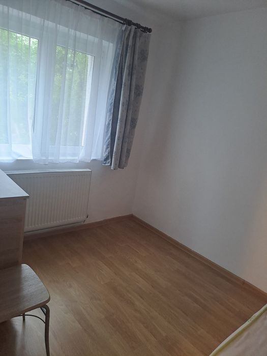 Inchiriez apartament