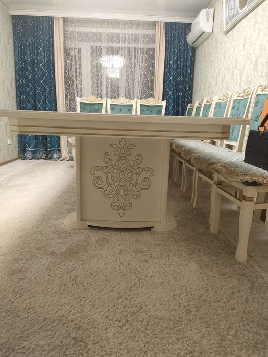 Продам стол 3-3,5м, стулья 12шт