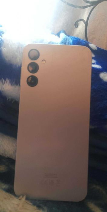Vând samsung galaxy a14 telfonul este impecabil nu este spart baterie 80% iași  nr 0767502894