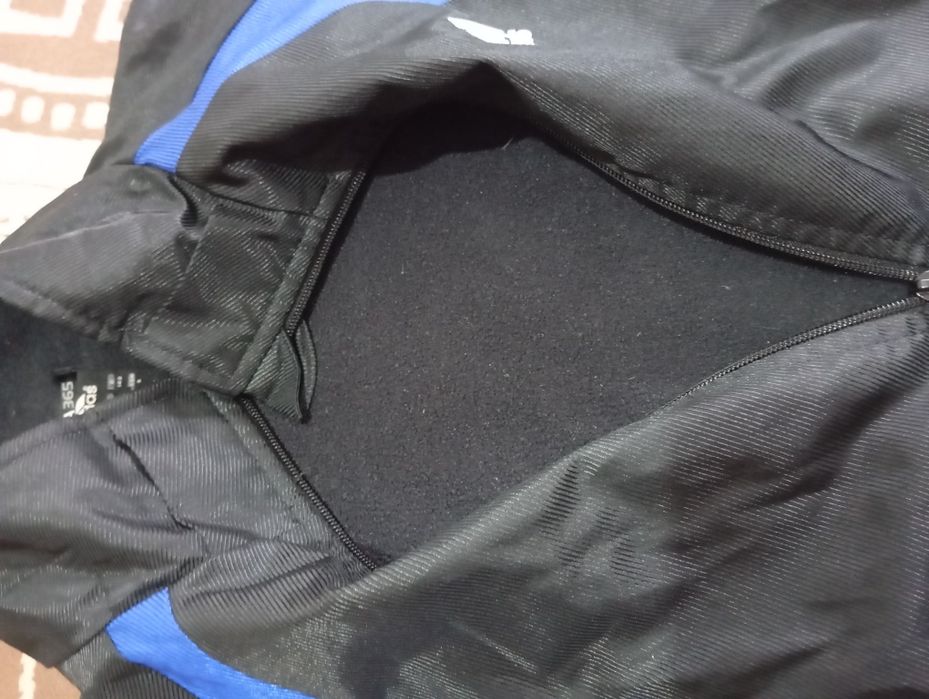 Спортивка Адидас в ретро стилье