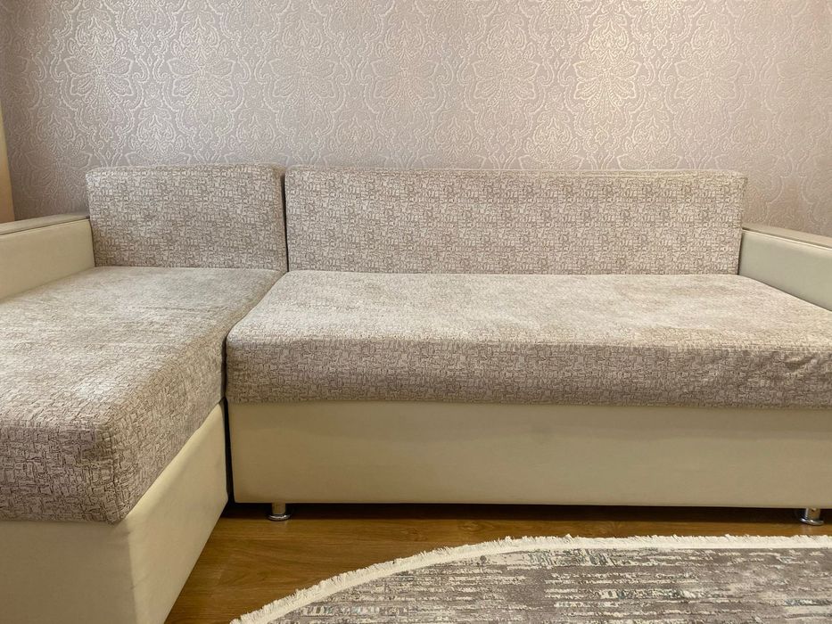 Диван в хорошем состоянии