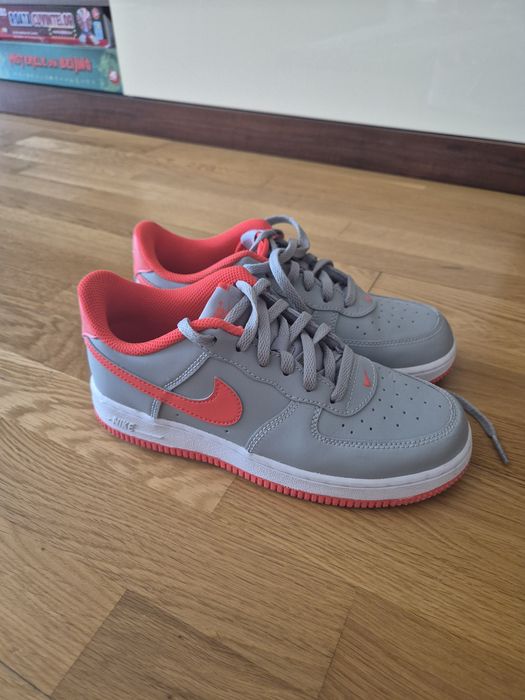 Adidași nike air force mărimea 35
