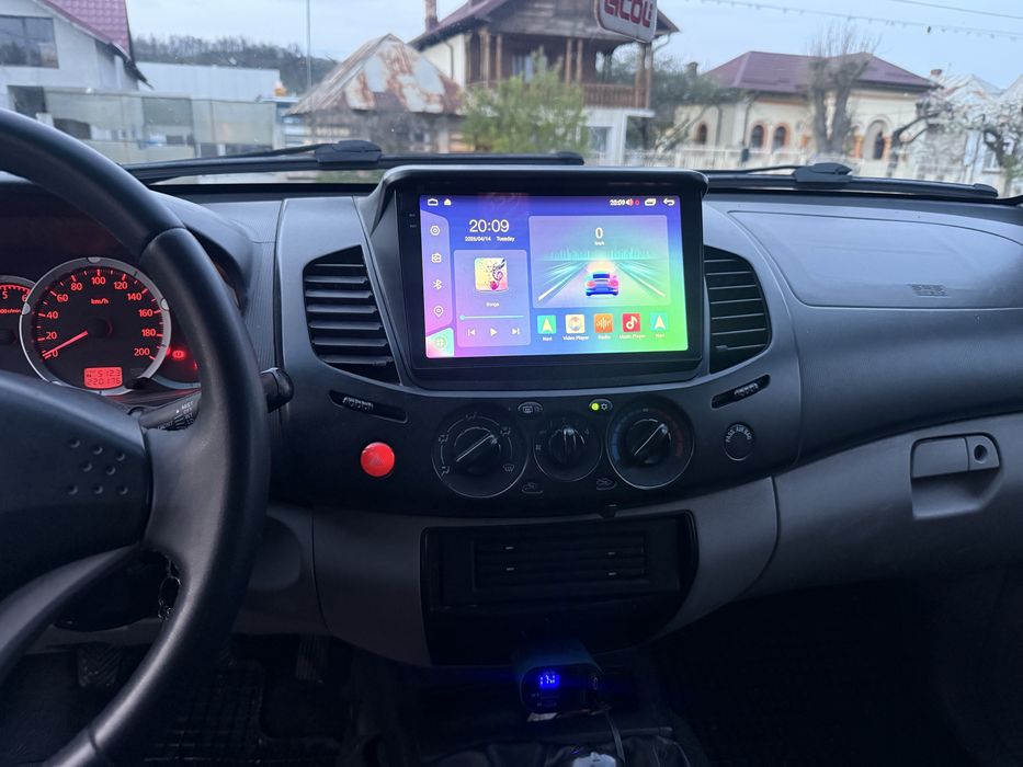 Mitsubishi L200 Navigatie blocant spate